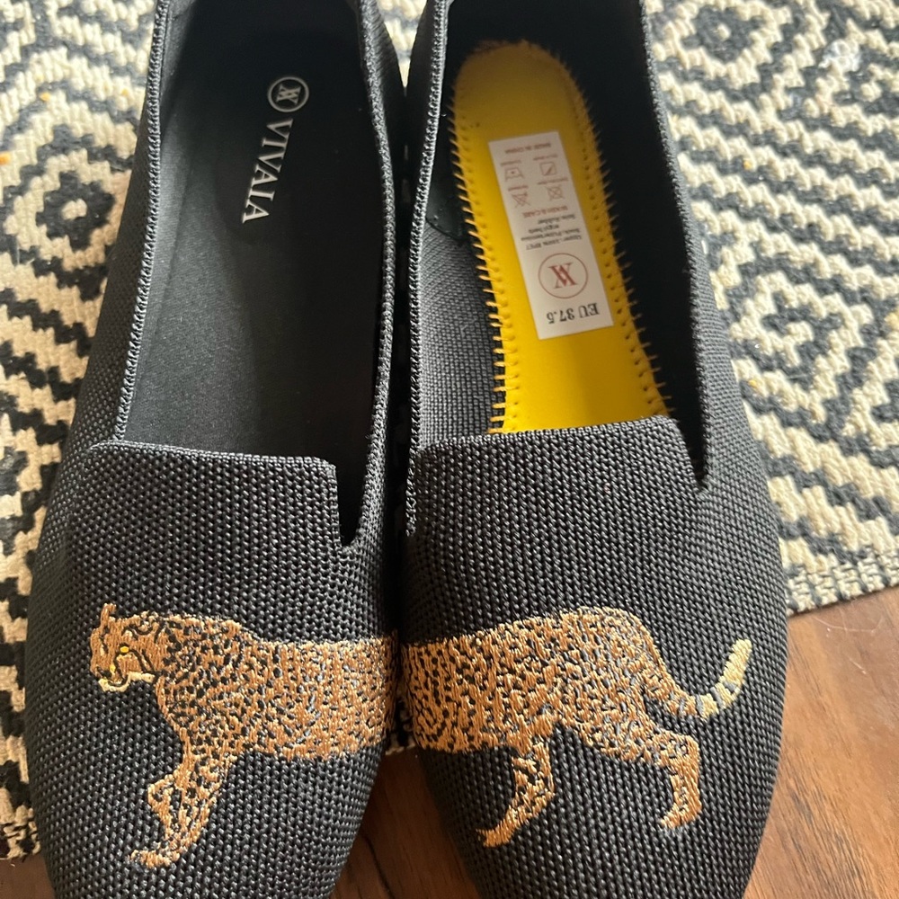 Vivaia Round-Toe Embroidered Loafers Audrey Leopard 37.5EU